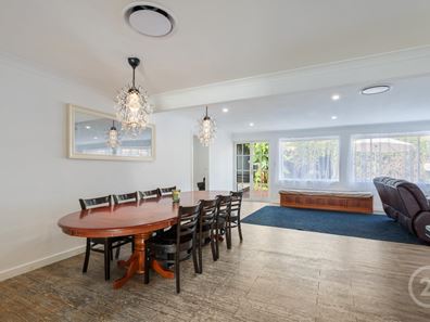 8 Greenfields Road, Harvey WA 6220