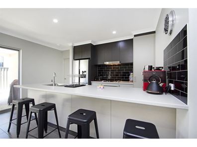33 Emily Loop, Madeley WA 6065