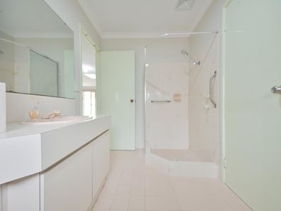 11 Serenoa Court, Warnbro WA 6169