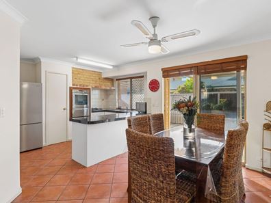 2/127 Robert Street, Como WA 6152
