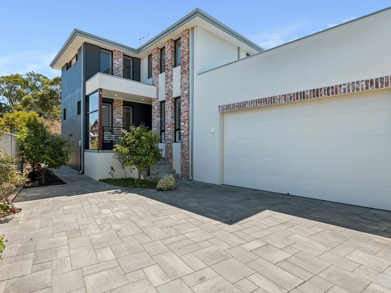 21A KARALUNDIE WAY, Mullaloo WA 6027
