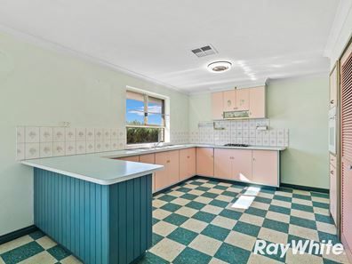 11 Chestnut Rise, Halls Head WA 6210