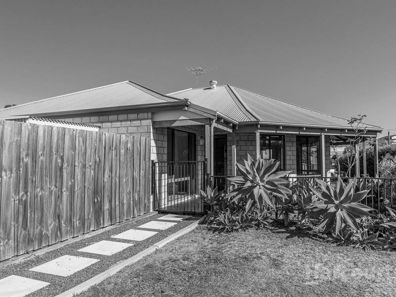 Contact Agent - Dani  0404 664 184, Halls Head