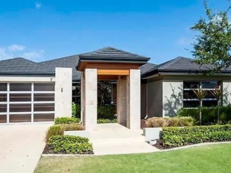15 Jasper Way, Lakelands