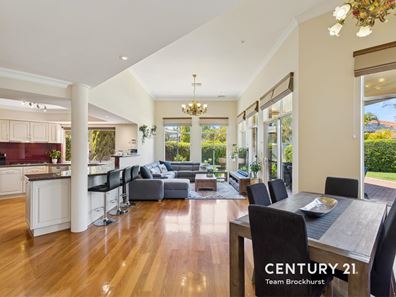 6 Arrowgrass Road, Canning Vale WA 6155