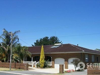 105 Lowanna Way, Armadale WA 6112