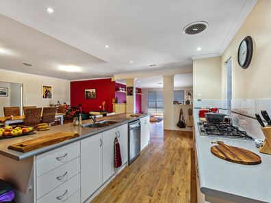 30 Melaleuca Drive, Woorree WA 6530