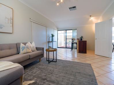 2 Capstone Rise, Coogee WA 6166