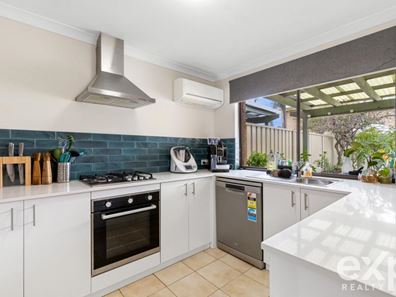 4/33 Fletcher Street, Rockingham WA 6168