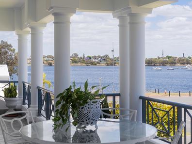 21A Canning Beach Road, Applecross WA 6153