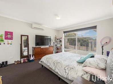 27 Karri Karri Pass, Lakelands WA 6180