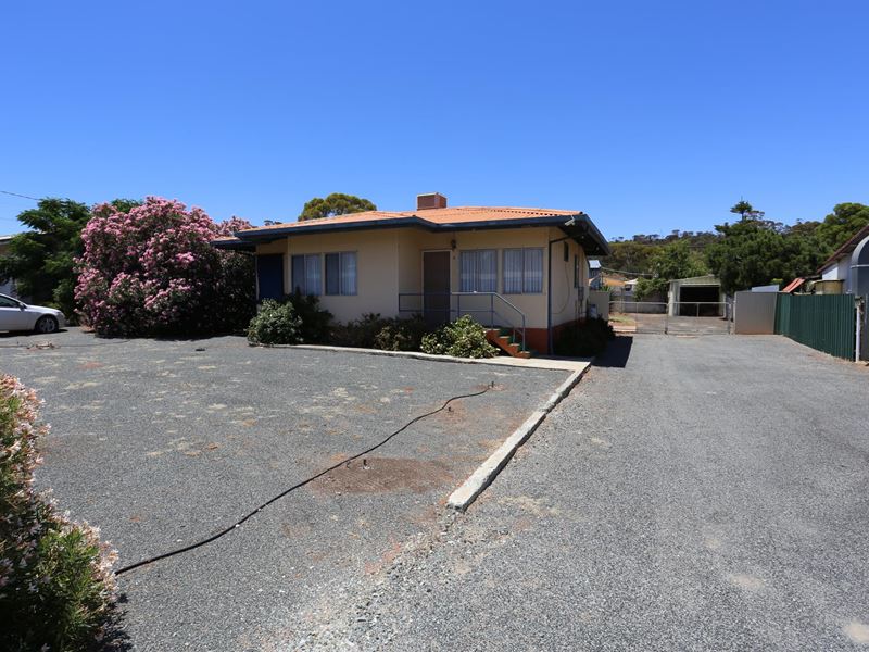 4 George Cowcill St, Kambalda East WA 6442
