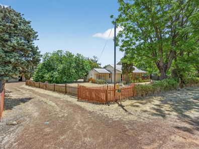 27 Mandogalup Road, Mandogalup WA 6167