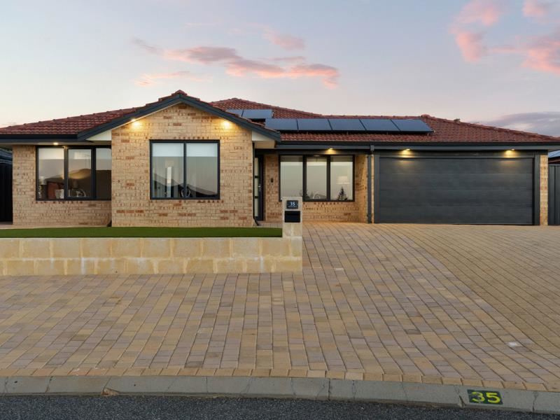 35 Melfort Circle, Kinross WA 6028