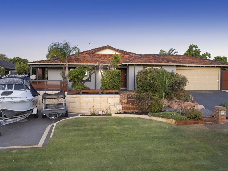 11 Stonecreek Close, Thornlie WA 6108