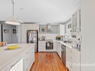 12 Biscayne Street, Safety Bay WA 6169