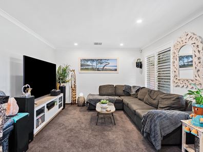 21 Erica Street, Coodanup WA 6210