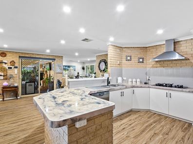 21 Erica Street, Coodanup WA 6210