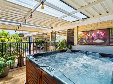 21 Erica Street, Coodanup WA 6210