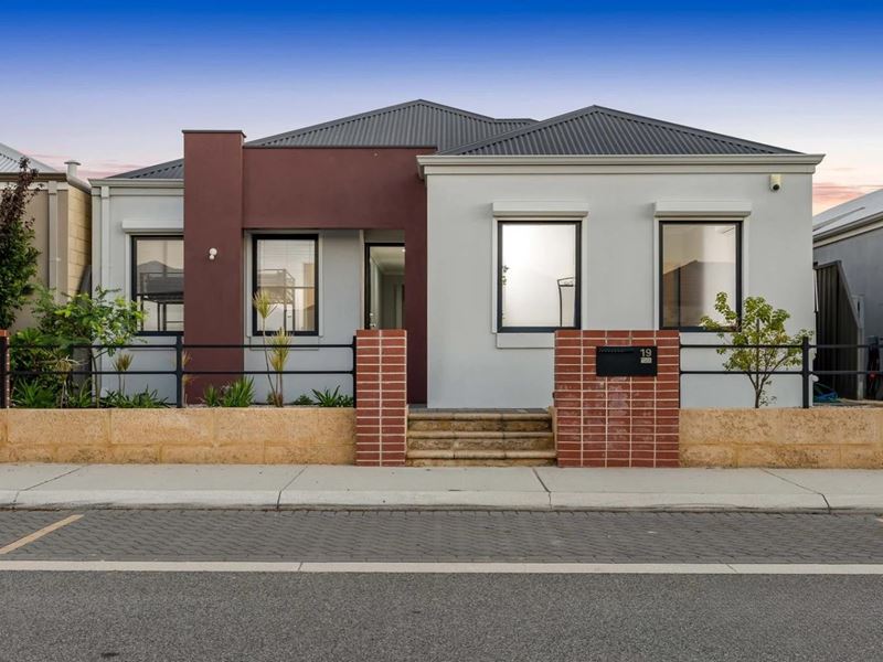 19 Donatti Retreat, Caversham