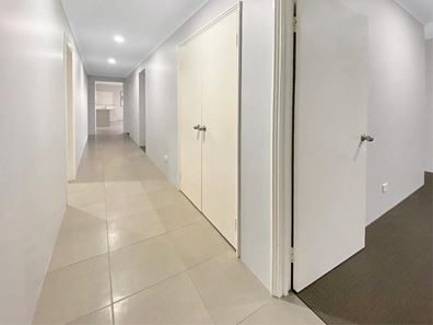 19 Donatti Retreat, Caversham WA 6055