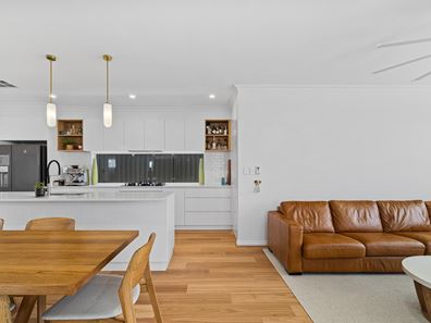 4 Lauderdale Road, Madora Bay WA 6210