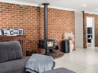 121 Hamilton Road, Eaton WA 6232