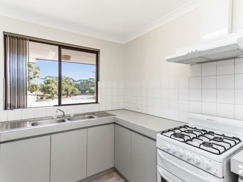 15 Simmons Loop, Parmelia