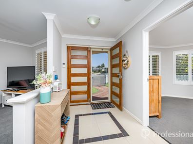 30 Haslingfield Way, Butler WA 6036