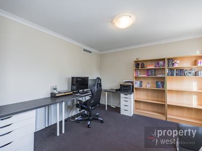 16 Cherokee Green, Clarkson WA 6030