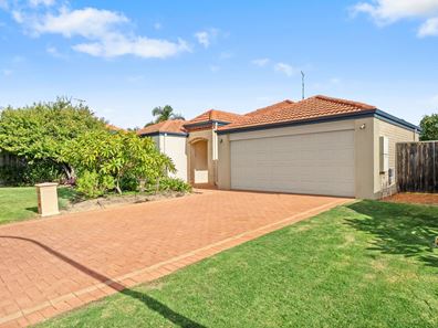 49 Hibbertia Follow, Halls Head WA 6210