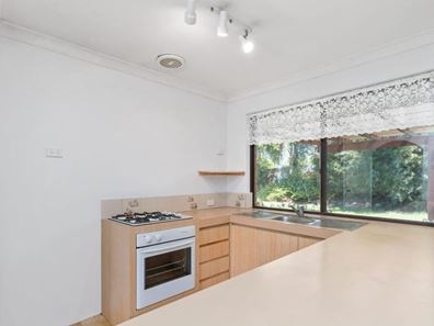 9 Bolderwood Drive, South Lake WA 6164