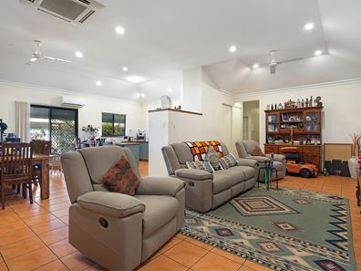 60 Radley Drive, Baynton WA 6714