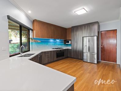 16 Tincombe Grove, Baldivis WA 6171