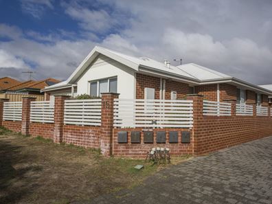 1/15 Yapton Turn, Girrawheen WA 6064