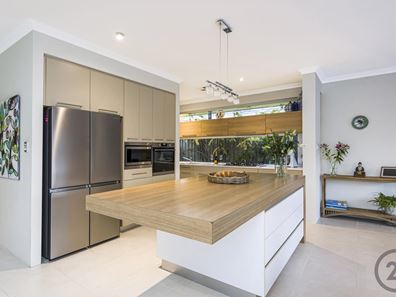 8 Purcell Gardens, South Yunderup WA 6208