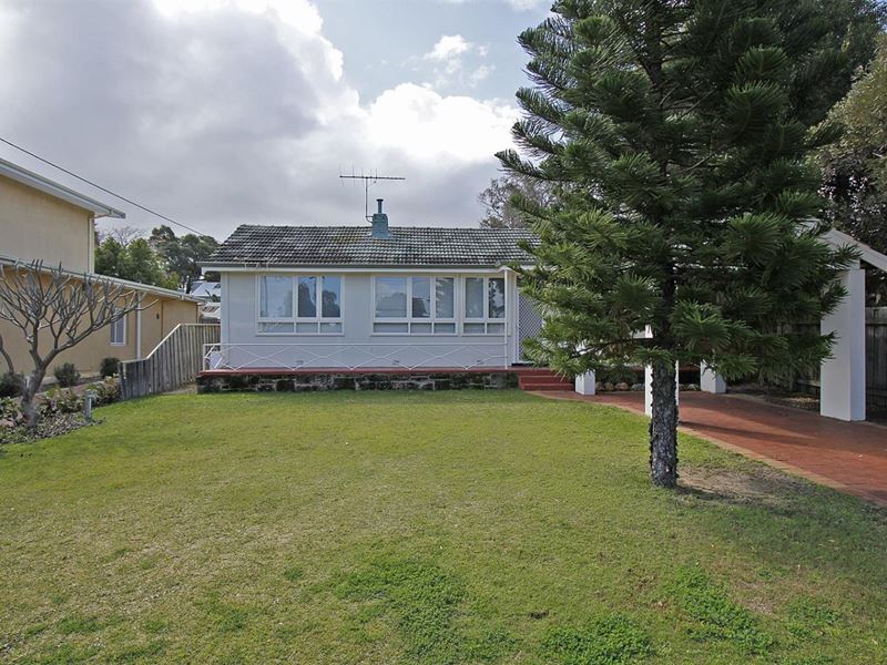 32 Milne Street, Bicton WA 6157