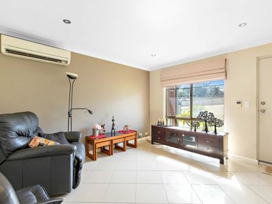 27 Woodley Way, Parmelia WA 6167
