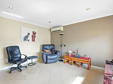 27 Woodley Way, Parmelia WA 6167