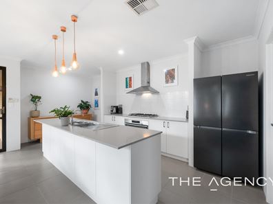 14 Bauxite Road, Treeby WA 6164
