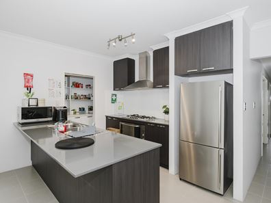 10 Le Souef Street, Maddington WA 6109