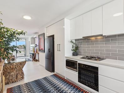10/14 Kyarra Street, Innaloo WA 6018