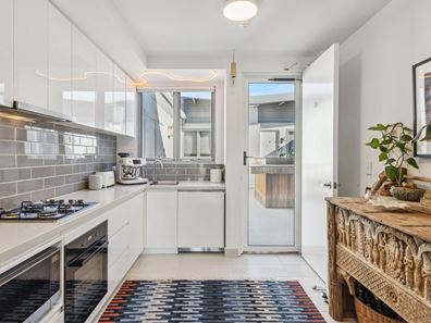 10/14 Kyarra Street, Innaloo WA 6018