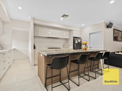 31 Sorrento Road, Piara Waters WA 6112