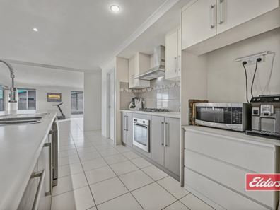 39 Reef Boulevard, Drummond Cove WA 6532
