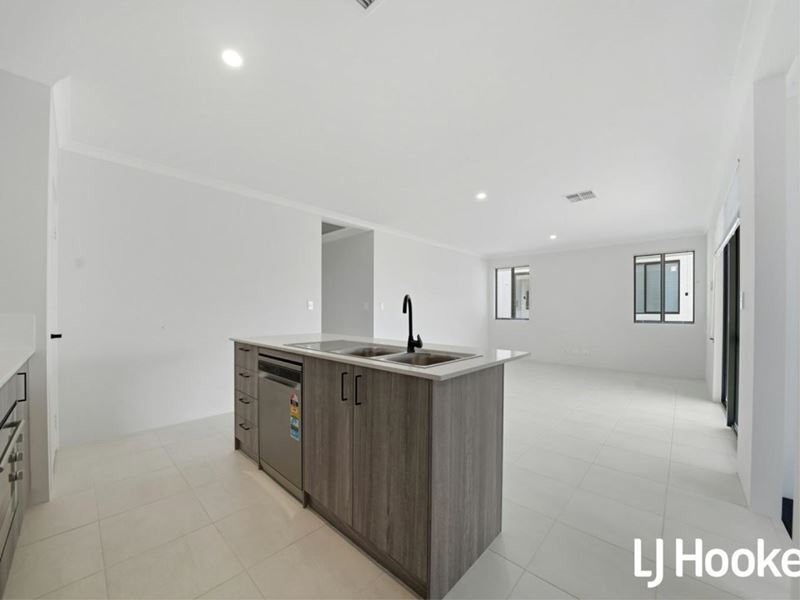 8 Trestles Way, Eglinton WA 6034