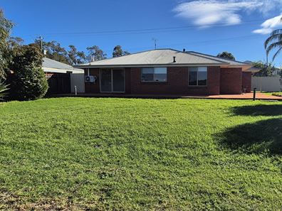 34 Robinson Street, Gingin WA 6503