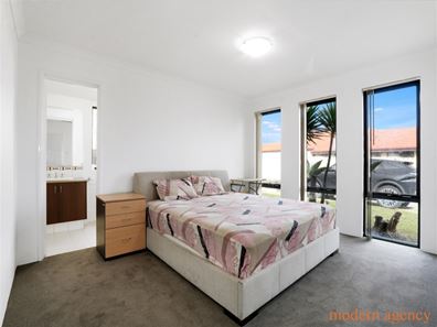 64 Jedburgh Loop, Sinagra WA 6065