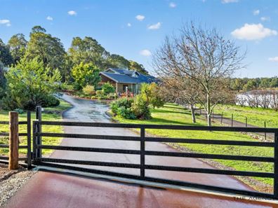 19 Suneca Road, Martin WA 6110