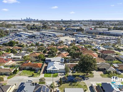 31A Longhurst Way, Queens Park WA 6107
